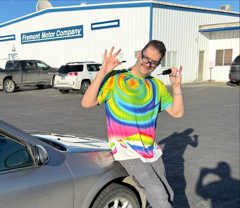 Happy customer after car key replacement in Powell, Wyoming